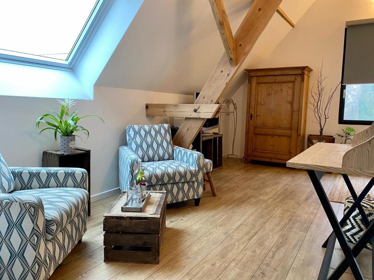 Aux 2 Girouettes Bed & Breakfast
